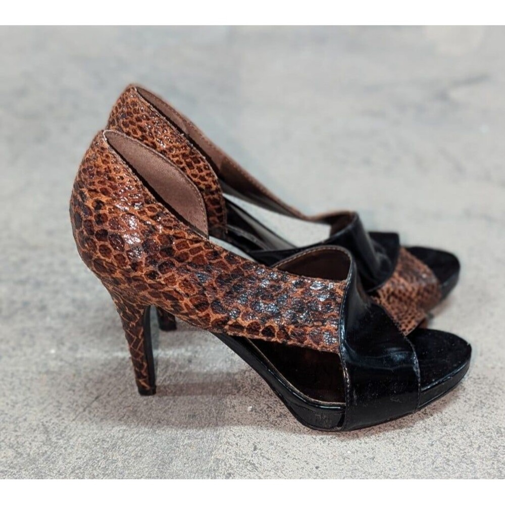 Carlos Santana Size 7.5M‎ Twirl Leopard Print Strappy Brown Faux Suede Heels